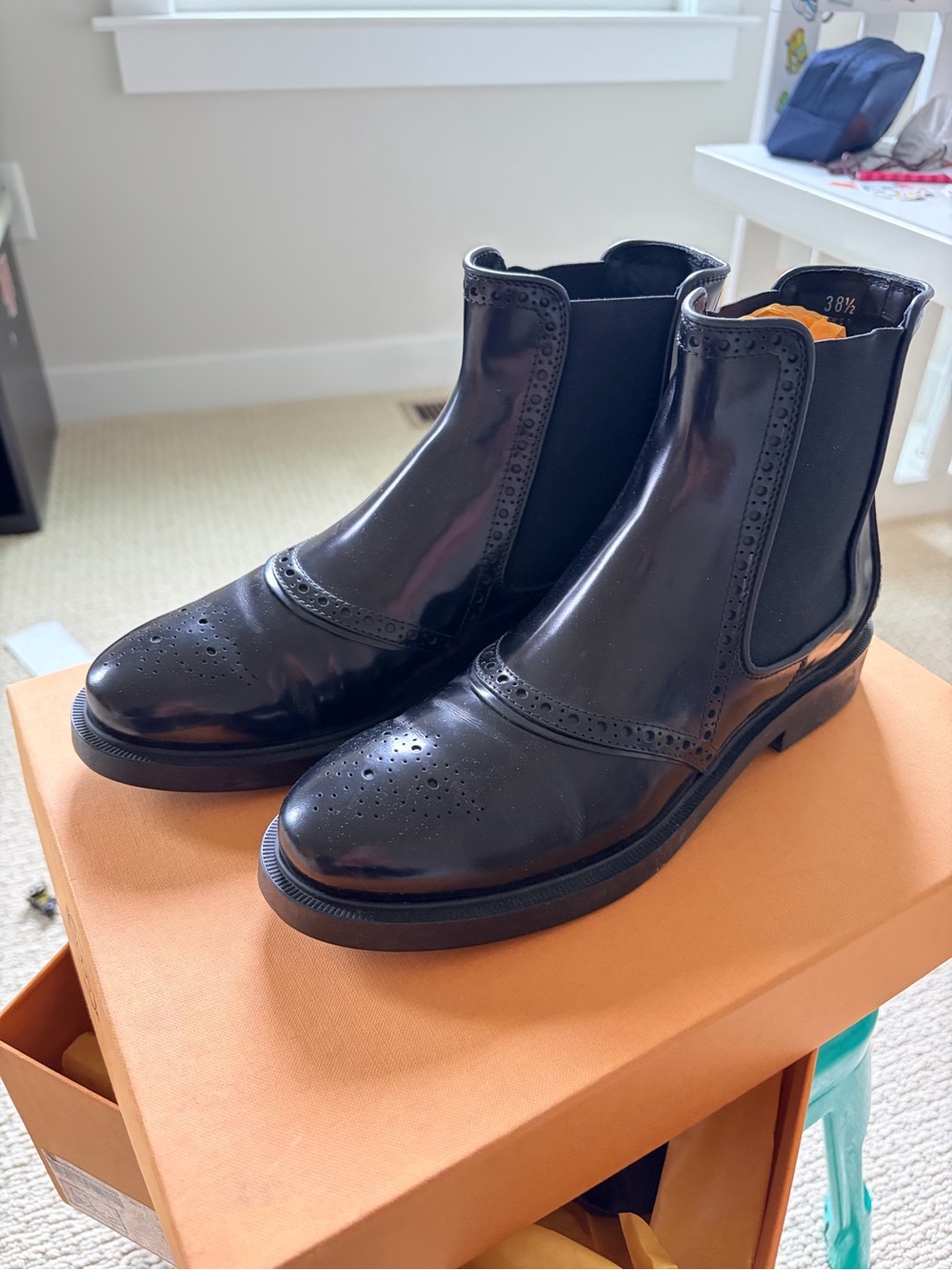 Tod’s Black Leather Chelsea boots size EU38.5 US8.5